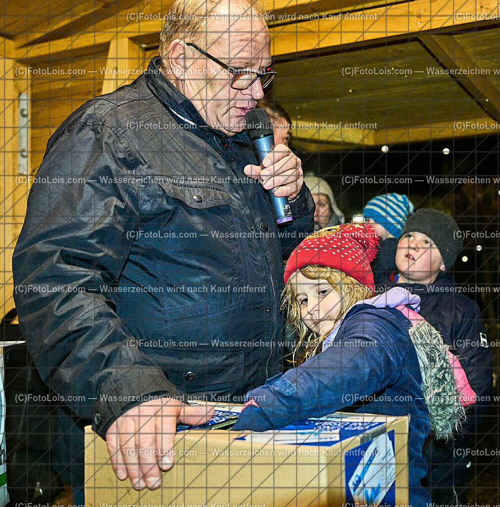 ALP7460_Wieselburger Advent-Gewinnspiel-Verlosung_Laura | (C)FotoLois.com, Alois Spandl. 25igster WIESELBURGER ADVENT, Adventgewinnspiel-Verlosung, Fr 22. Dez. 2023.