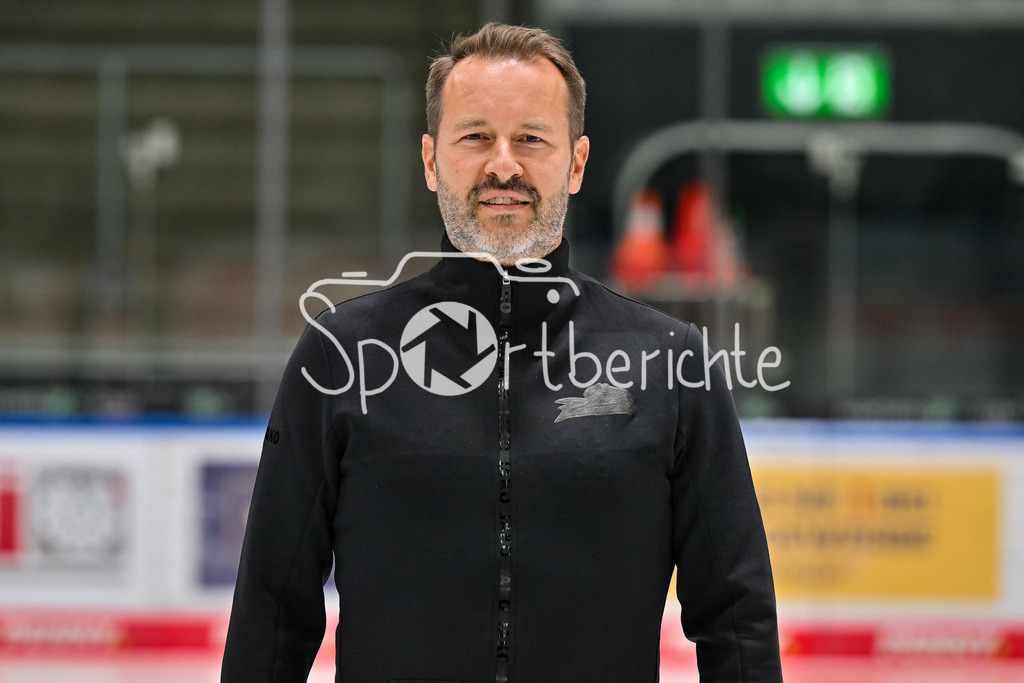 Augsburger Panther 2025/26 | im Bild Thomas DOLAK CO-Trainer Augsburger Panther / Einzelfoto / Freisteller / Media Day Augsburger Panther: Curt-Frenzel Stadion am 06.08.2025
