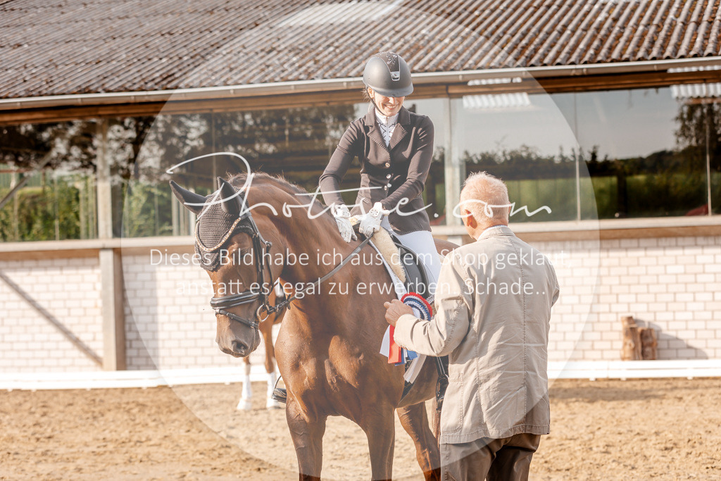 3I6A2620 | Stimmungsvolle Portraits und Reitsportfotografie im Ruhrgebiet und im Münsterland.

Pferdefotografie, Hundefotografie, Tierfotografie, Reportagen, Portraits von Tier und Mensch, Turnierfotografie in Bochum, Recklinghausen, Marl, Haltern am See, Dülmen.. - Realisiert mit Pictrs.com