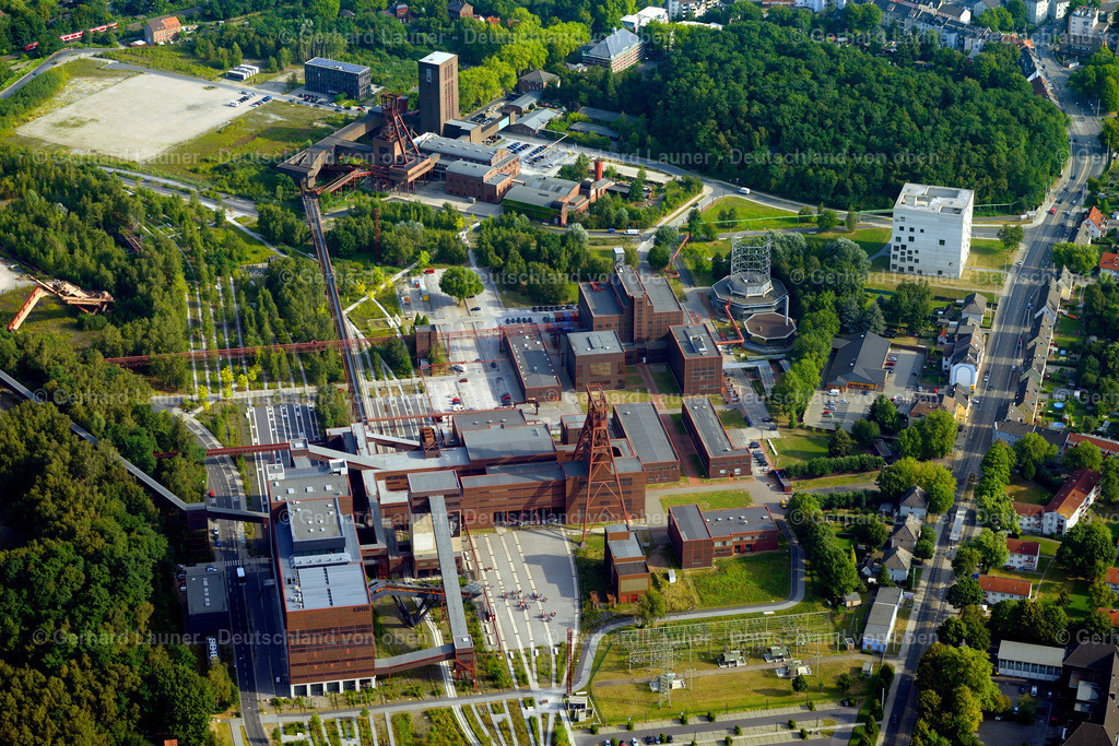 3293375 | Zeche Zollverein, Essen ESSEN 25.08.2021 Museums- Gebäude- Ensemble Zeche - Ruhr Museum in Essen im Bundesland Nordrhein-Westfalen. // Museum building ensemble pit - Ruhr Museum in Essen in the state North Rhine-Westphalia. Foto: Gerhard Launer