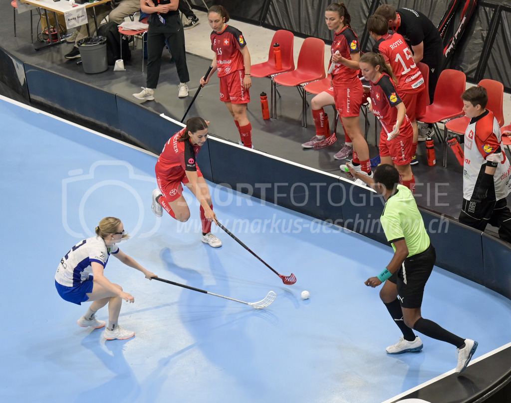 Women's 3v3 WFC 2025 - Championship Final - Finland v Switzerland | Fighting for the ball, during Women's 3v3 WFC 2025 - Championship Final, Switzerland: 03.05.2025, Winterthur, AXA ArenaEvent page: <a href="https://www.u19wfc2025.ch/">www.u19wfc2025.ch</a>Credit: Markus Aeschimann, <a href="https://markus-aeschimann.ch">markus-aeschimann.ch</a>Instagram: <a href="https://instagram.com/sportfotografie.aeschimann">@sportfotografie.aeschimann</a> - Realisiert mit Pictrs.com