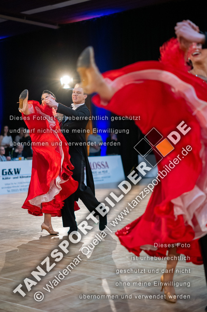 20250118-11625 | Hier finden Sie Tanz Bilder vom Latein und Standard Formationen tanzen. Sportbilder vom Tanzsport. Schöne Fotos und von Weltmeisterschaft, Europameisterschaft, Bundesliga, Regionalliga, Oberliga und Landesliga sowie von GOC Stuttgart, DanceComp, WM Bremen