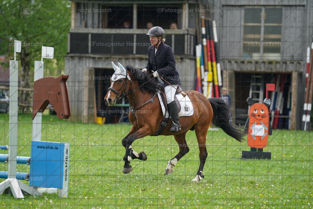 20240509-FAH02395 | Turnierbilder der Turnierfotografen Bayern, Pferdesport Fotografie, Reitsportbilder, Turnier Landberg am Lech, Turnierbilder bayern, Fotoagentur Herrmann
