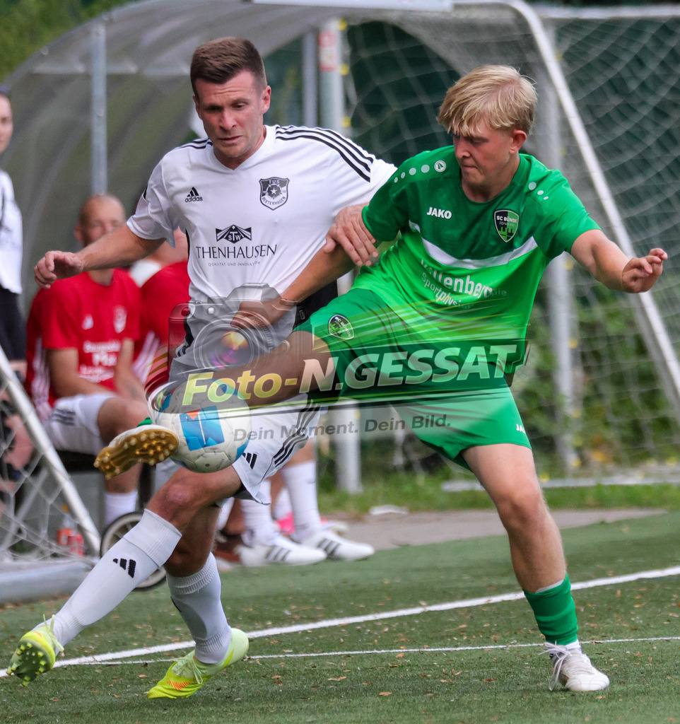 SC Bünde - TuS Bexterhagen | Auf dem Bild zu sehen: grün SC Bünde: ; weiß TuS Bexterhagen:  SC Bünde, TuS Bexterhagen, Saison 26/27, Testspiel, Hunnebrock, Deutschland - Realisiert mit Pictrs.com