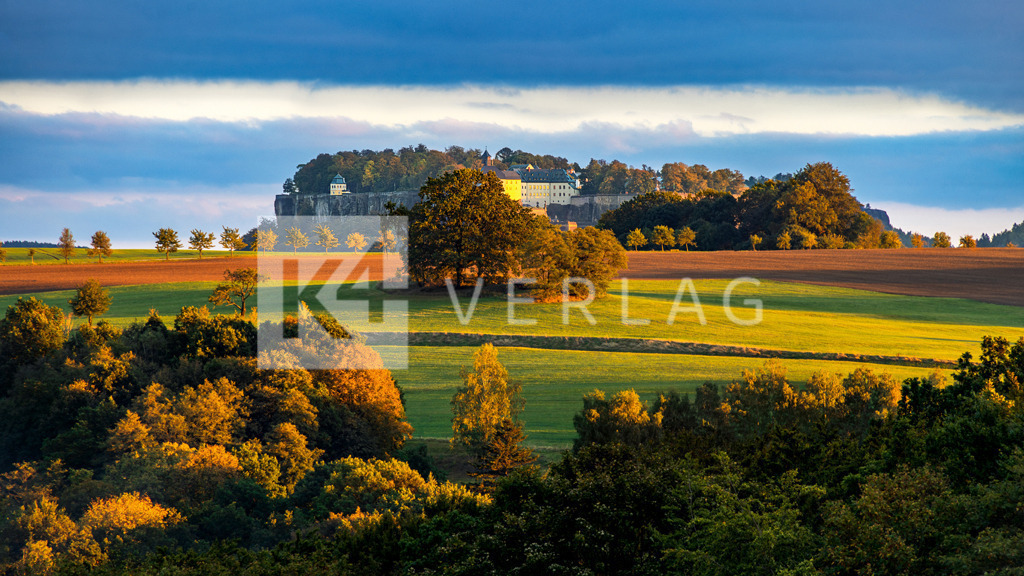 Wandbild-Panorama-Festung-Koenigstein-0U3A3518 | Das Herbstlicht taucht die Gegend um die Festung Königstein in ein ganz besonderes Licht - Realisiert mit Pictrs.com