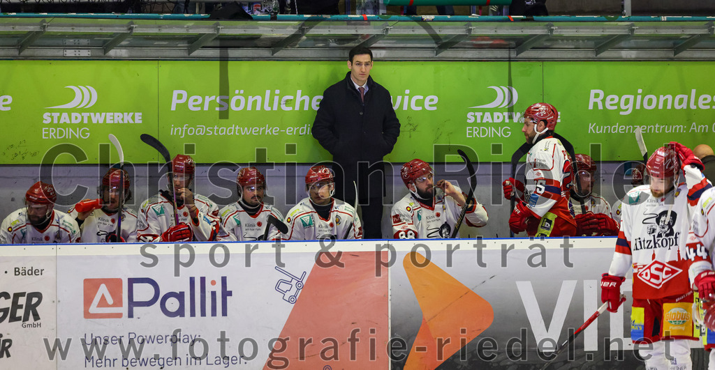 2026-02-20_045_TSV_Erding_gegen_Deggendorfer_SC | Erding, Deutschland, 20.02.2026:Eishockey, Oberliga Süd 2025 / 2026, 49. Spieltag, TSV Erding gegen Deggendorfer SC, Endergebnis: 4:1Trainer Landon Gare (Deggendorfer SC)Foto: Christian Riedel / fotografie-riedel.net