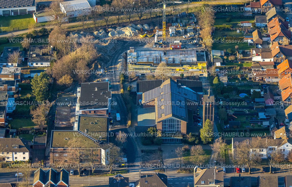 Bottrop230201869 | Luftbild, Kirchengemeinde St. Elisabeth und Heilig Kreuz mit Solardach, Baustelle mit Neubau, Nord-Ost, Bottrop, Ruhrgebiet, Nordrhein-Westfalen, Deutschland