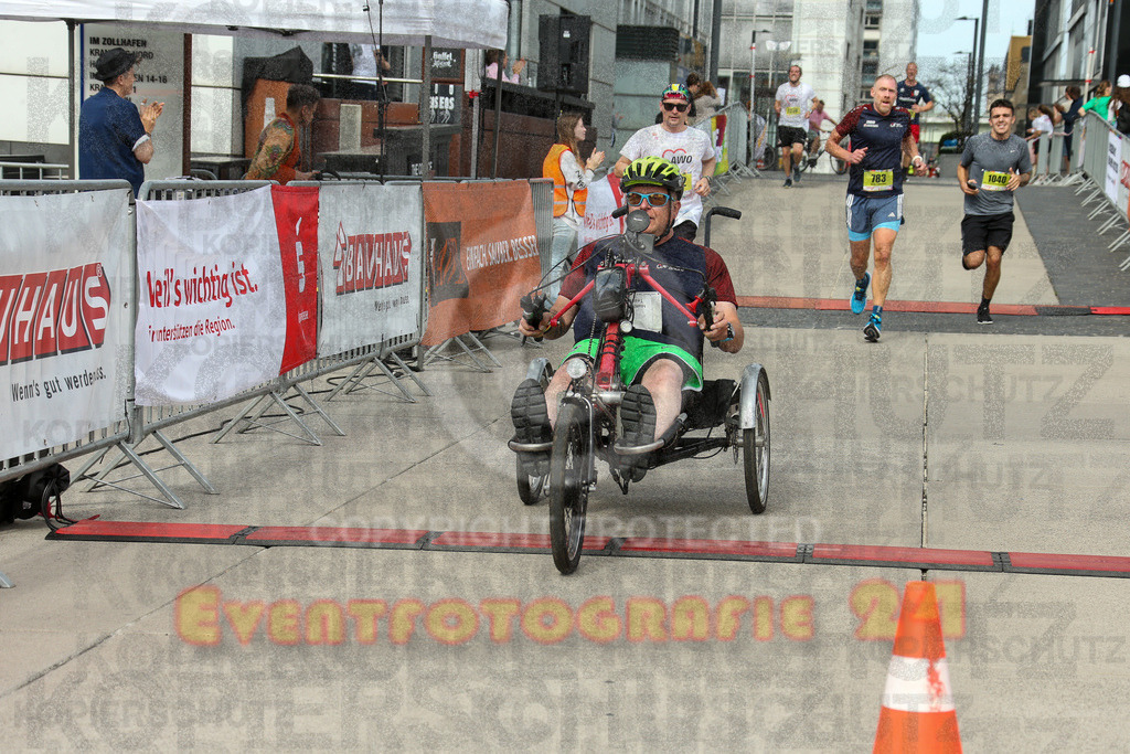 250920_1323_EX1_4246 | Sportfotografie im Rhein-Sieg Kreis, Köln, Bonn, NRW, Rheinland Pfalz, Hessen, etc. Unser Tätigkeitsfeld umfasst den Laufsport vom Volkslauf über den Marathon, Duathlon, Triathon bis zum Ultralauf wie Kölnpfad Ultra oder Schindertrail.