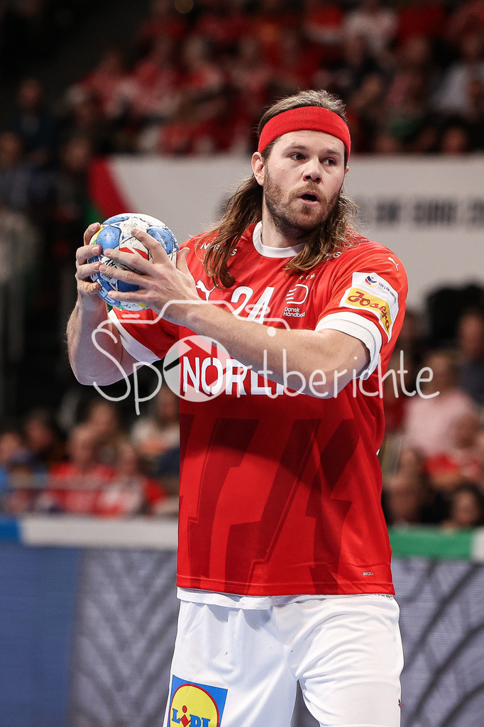Dänemark - Portugal | Mikkel HANSEN (DEN #24) am Ball / Freisteller / Einzelfoto