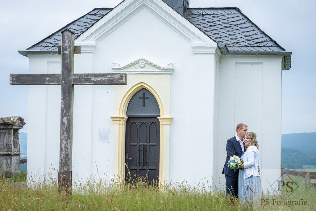 Hochzeit_Kloster_Bredelar_1 | Hochzeitsfotograf aus Leidenschaft in Büren und Umgebung - Professionelle Hochzeitsreportagen mit emotionalen Fotos - Realisiert mit Pictrs.com