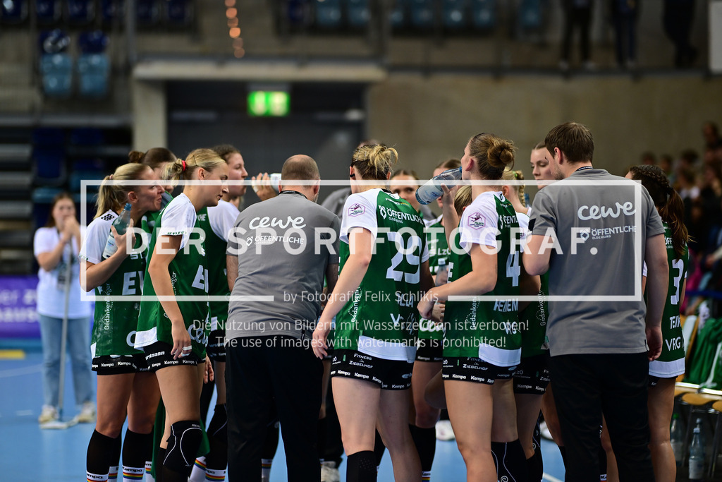 Handball I Frauen I Saison 2025-2026 I 1. HBF I 5. Spieltag I VfL Oldenburg - Buxtehuder SV I 18101 | Der Sportfotograf. - Realisiert mit Pictrs.com