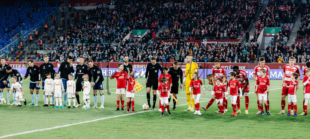 2. Bundesliga, Saison 2023/24, 25. Spieltag: Fortuna Düsseldorf - Hamburger SV | Düsseldorf, 08.03.2024: 2. Bundesliga, 25. Spieltag, Fortuna Düsseldorf gegen Hamburger SV in der Merkur Spiel-Arena in Düsseldorf. Foto: sportfotografie.ms | Markus Paletta - Realisiert mit Pictrs.com