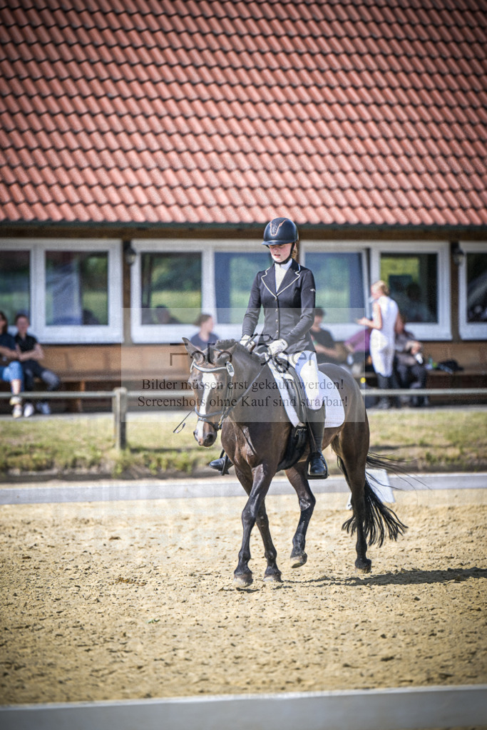 DOS_8141 | Entdecke hochwertige Reitturnierfotos von Foto Oger. Professionell, emotional und authentisch – jetzt Lieblingsmomente im Shop bestellen.Deutschlandweite Turnierfotografie. - Realisiert mit Pictrs.com