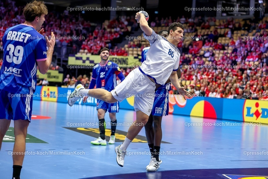 EHF24012601076 | 24.01.2026, Handball, Men's EHF EURO 2026, Frankreich - Portugal, Jyske Bank Boxen in Herning, Dänemark, Main Round:  Ricardo Caldeira Brandao (Portugal #86)