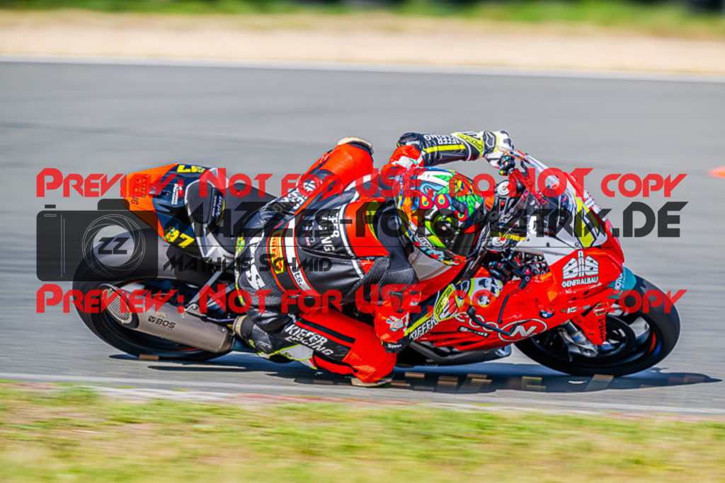 MaZZes_FotoMatrix_220722_7906 | IDM1000