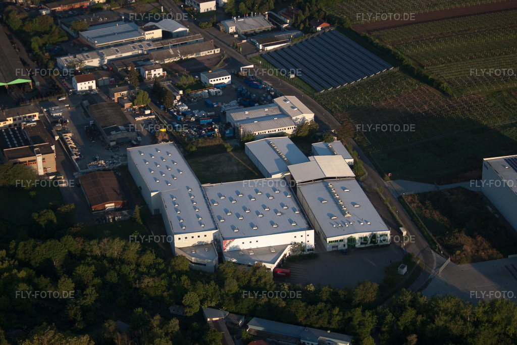 Luftbild: Industriegebiet Nord in Landau in der Pfalz im Bundesland Rheinland-Pfalz in Deutschland.Foto: IMG_64601.jpg vom 04.05.2014 durch Werner Riehm/FLY-FOTO.deAuflösung des Originals: 4752 x 3168 px