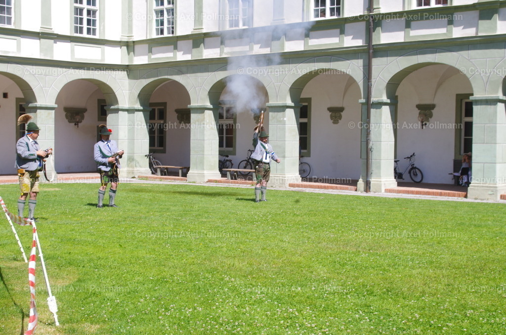 IMGP6704 | fotografiert von Axel PollmannLeonhardi Wallfahrt Benediktbeuern und Murnau, Fronleichnam, Fasching, Landschaft im Loisachtal und Benediktbeuern  - Realisiert mit Pictrs.com