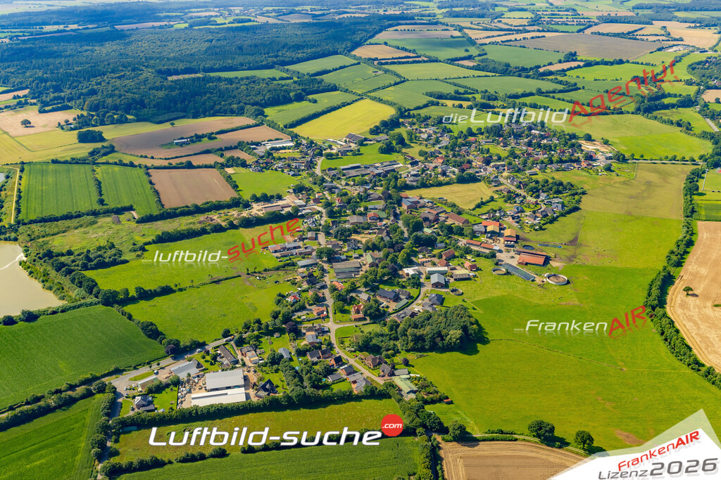 Vs Google Maps Bargstedt - Die Luftaufnahme wurde 2025 vom UL-Flugzeug heraus erstellt ( keine Drohnenaufnahme ) - Hochauflösende Luftaufnahme - für Wandbilder und großformatige Ausdrucke geeignet. Das besondere Geschenk!Hier alle&nbsp;Infos zur Lizenzierung der LuftaufnahmeWir fliegen auch dieses Jahr wieder in Ihre Region um Luftbilder zu erstellen.- Luftbild anfragen
