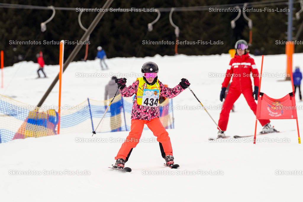 SRF_02.01.2026_0718 | Skirennfotos,Serfaus,Fiss,Ladis,Kinderskirennen,Winter,Tirol,Oberland,skirace,SFL,feelfree,weil wir's genießen,ski,Ski,skifahren,Sonnenplateau, - Realisiert mit Pictrs.com