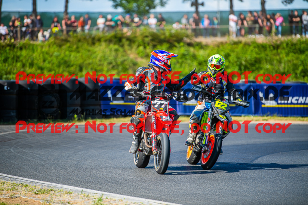 MaZZes_FotoMatrix_220528_5923 | Fotograf Mathias Schmid
Sportfotograf,
Eventfotograf,
Hochzeitsfotograf,
Portraitfotograf