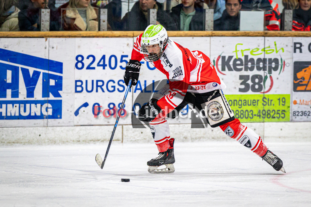 Spiel 3 Finale TSV Peißenberg Miners vs EHC Königsbrunn | Eishockey Bayernliga Playoffs 2023/2024, Spiel 3 Finale TSV Peißenberg Miners vs EHC Königsbrunn, 20240328,
Denis DEGENSTEIN (Miners 28) in Aktion,
2024-03-28 in Peißenberg (Eisstadion)
28 Denis DEGENSTEIN (Miners 28)
Copyright: WolfgangxLindner foto-lindner.de
