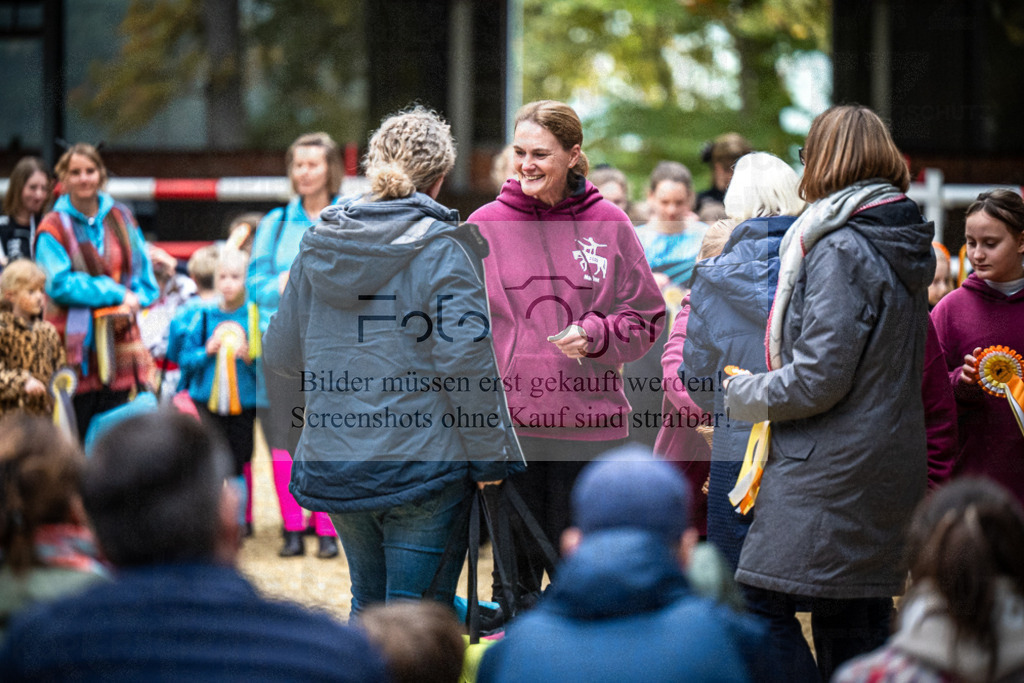 DOS_0395 | Entdecke hochwertige Reitturnierfotos von Foto Oger. Professionell, emotional und authentisch – jetzt Lieblingsmomente im Shop bestellen.Deutschlandweite Turnierfotografie. - Realisiert mit Pictrs.com