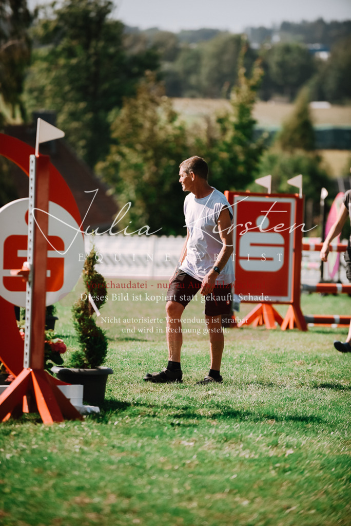 DSC_3657 | Pferde- und Turnierfotografie in Westsachsen. Pferdeportraits, Auftragszeichnungen und intuitive Kunst.