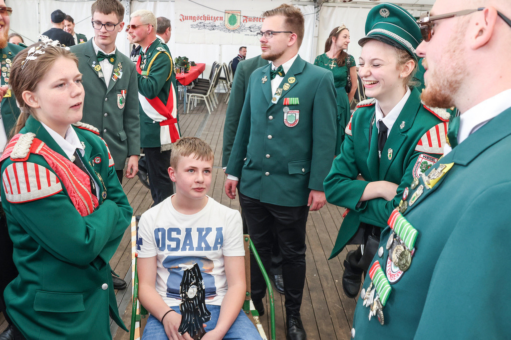 top-top.de 240601-069 | Foto, Video, Fotografie, Videografie, Fotobox, DJ, Discjockey, Musik, Musikbox, Veranstaltung, Photobooth, Amazon, Ebay, Buchtipp, Bestseller, Autor, Verlag, Buch, Wesel, Hamminkeln, NRW, Dinslaken, Rees, Drohne, Hochzeit, Party, Fotobox, Wesel, Fotograf