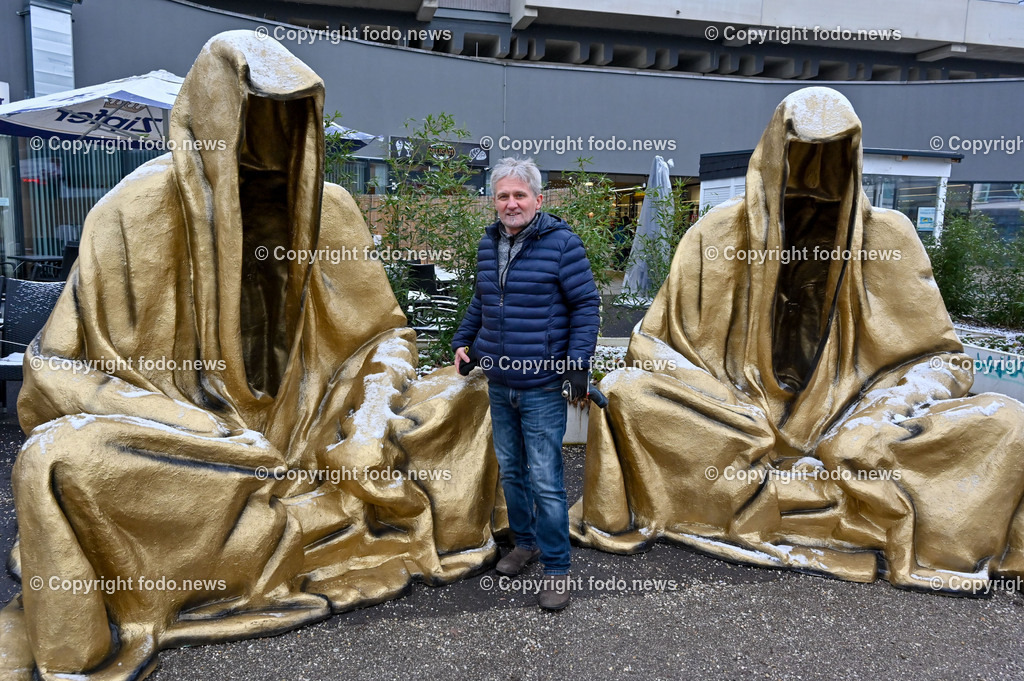 Wächter der Zeit_ Einkaufszentrum Linz-Auwiesen_ 28.01.2023-7 | 28.01.2023, Linz, AUT, Einkaufszentrum Linz-Auwiesen, im Bild Waechter der Zeit, Markus Kielnhofer (Kuenstler)