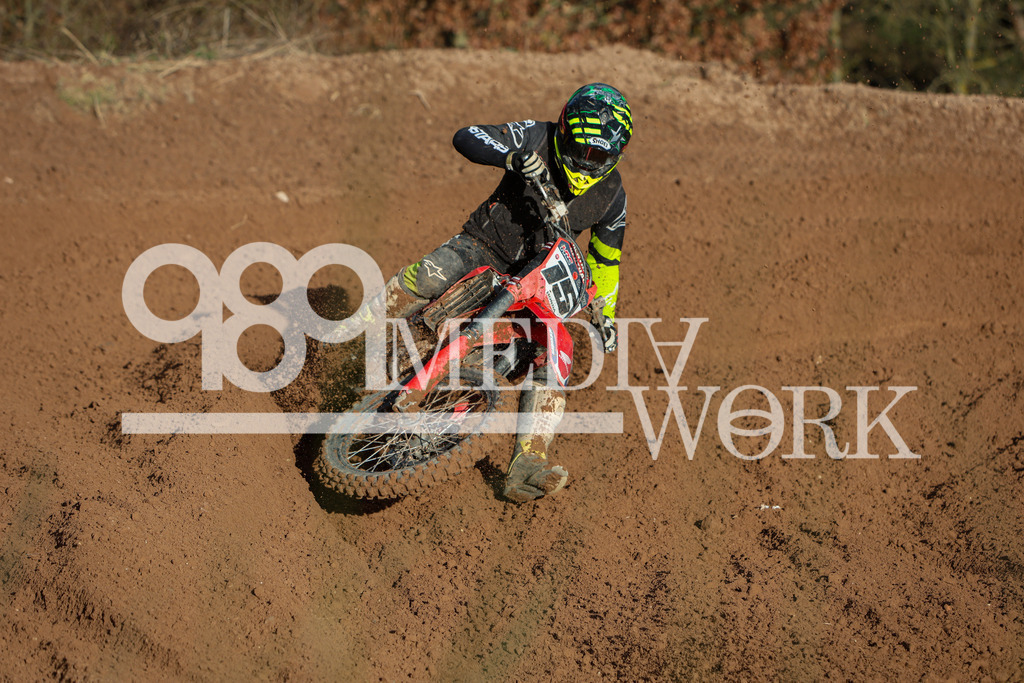 5E6A9315 | 989 MEDIAWORK