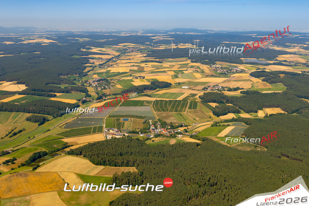 Das Luftbild zeigt : Oberwinterbach Vestenbergsgreuth - Die Luftaufnahme wurde 2023 vom UL-Flugzeug aus erstellt ( keine Drohne ) - Hochauflösende Luftaufnahme - Für grossformatige Ausdrucke geeignet. Die Geschenkidee !Mit Lizenz und Bildrechte bestellbar