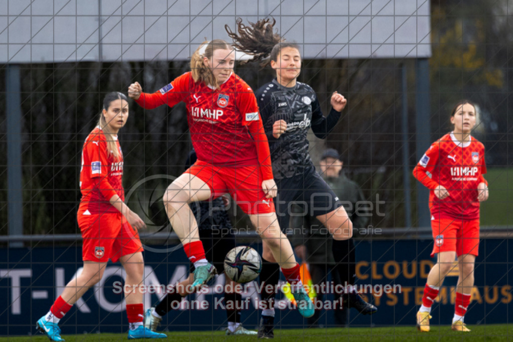 20250329_141615_0113 | Cesarina Reiser (1.FC Donzdorf #08),1.FC Donzdorf (schwarz) vs. 1.FC Heidenheim (rot), Fussball, EnBW-Oberliga B -Juniorinnen, 18. Spieltag, Saison 2024/2025, Rasenplatz, Lautertal Stadion, Süßener Straße 16, 73072 Donzdorf, 29.03.2025 - 14:00 Uhr,Foto: PhotoPeet-Sportfotografie/Peter Harich