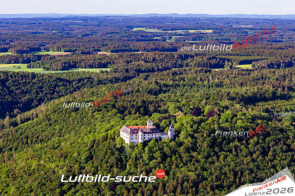 Die Luftbildaufnahme greifenstein - Heligenstadt wurde 2020 mittels Flugzeug (keine Drohne) erstellt. Perfekte Schärfe und Druck- Ergebnisse- Garantiert!