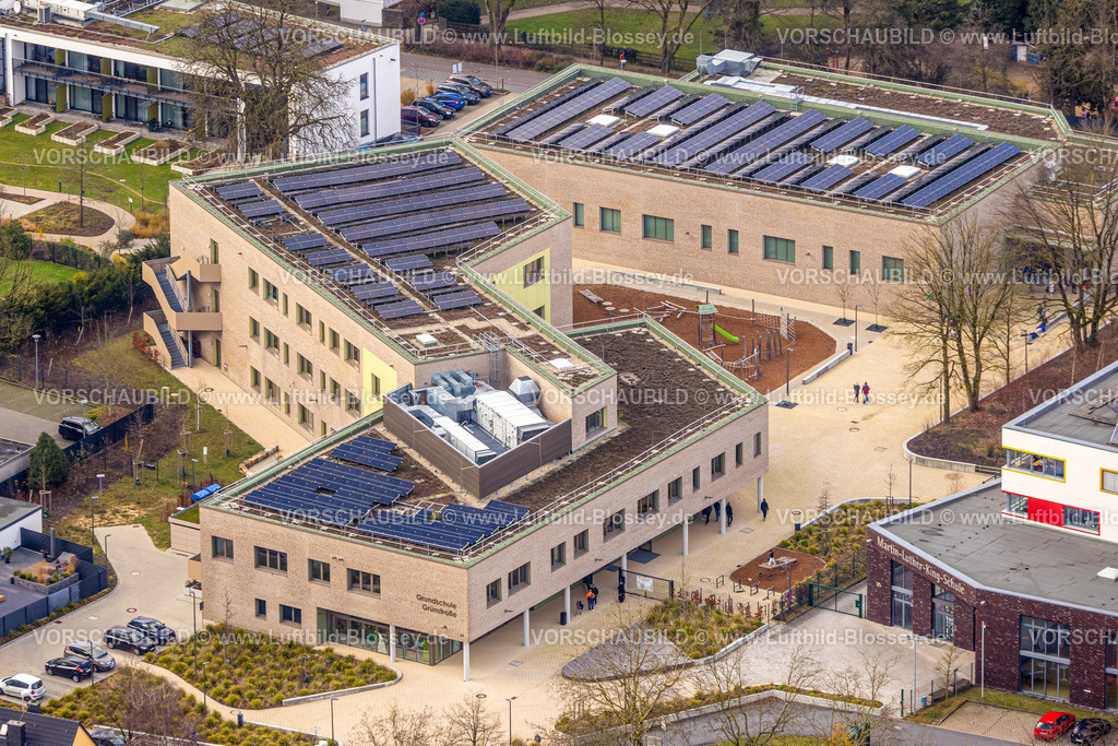 Velbert251201146 | , Luftbild, Grundschule Grünstraße, Solardach, Velbert, Bergisches Land, Nordrhein-Westfalen, Deutschland