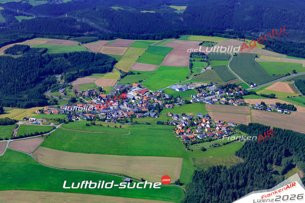 Die Luftaufnahme Hesselbach - Wilhelmsthal wurde 2017 mittels Flugzeug (keine Drohne) erstellt. Perfekte Schärfe und Druck- Auflösung- Garantiert!