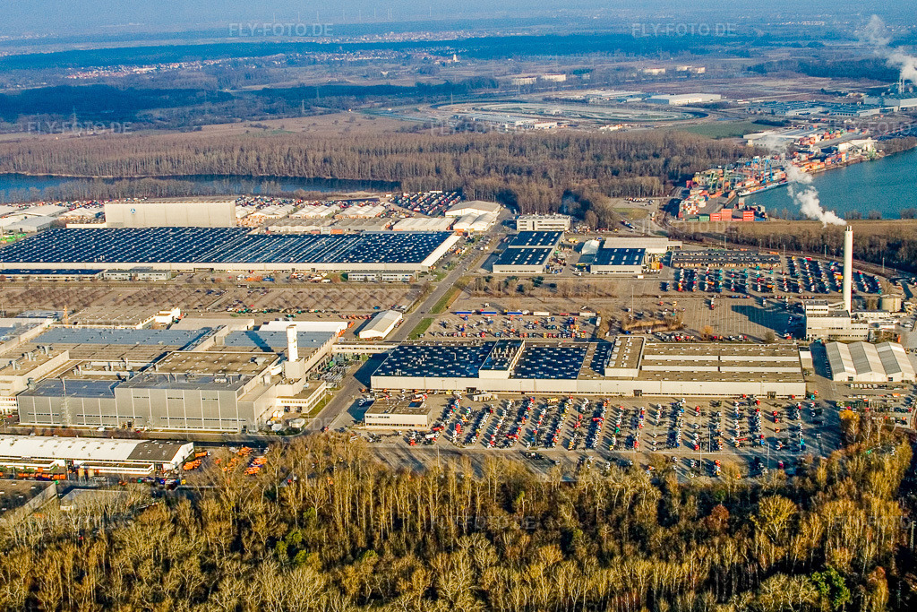 Luftbild: Daimler Trucks von Süden im Ortsteil Maximiliansau in Wörth im Bundesland Rheinland-Pfalz in Deutschland. Foto: IMG_9071.jpg vom 15.12.2007 durch Werner Riehm/FLY-FOTO.de