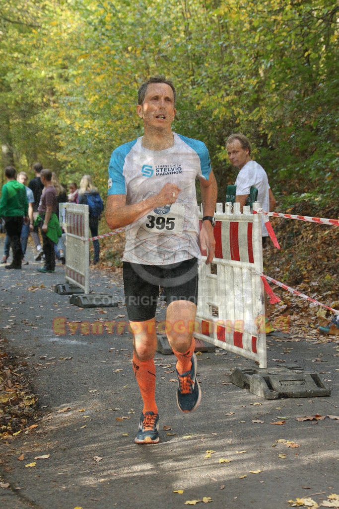 221030_1230_EX1_6418 | Sportfotografie im Rhein-Sieg Kreis, Köln, Bonn, NRW, Rheinland Pfalz, Hessen, etc. Unser Tätigkeitsfeld umfasst den Laufsport vom Volkslauf über den Marathon, Duathlon, Triathon bis zum Ultralauf wie Kölnpfad Ultra oder Schindertrail.