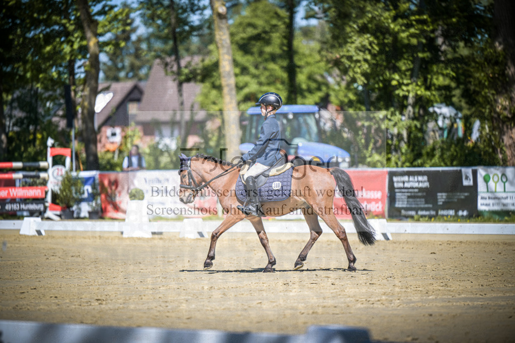 DOS_8352 | Entdecke hochwertige Reitturnierfotos von Foto Oger. Professionell, emotional und authentisch – jetzt Lieblingsmomente im Shop bestellen. - Realisiert mit Pictrs.com