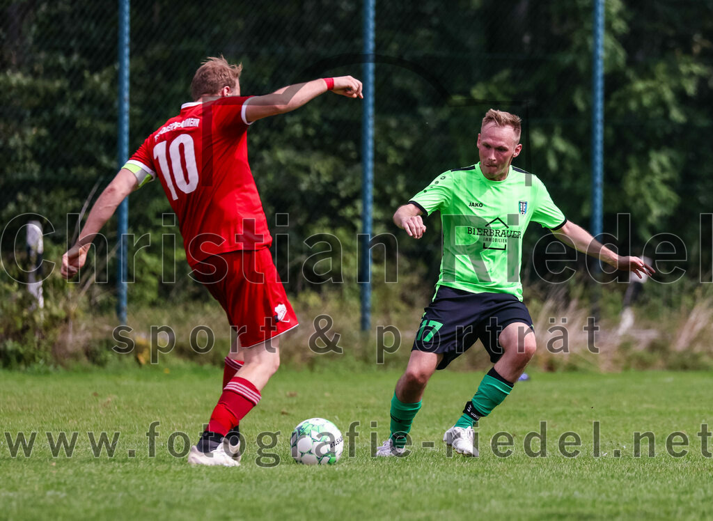 2023-09-03_032_TSV_Oberpframmern_II_gegen_TSV_Hohenbrunn_II | Oberpframmern, Deutschland, 03.09.2023:
Fußball, B-Klasse 2023 / 2024, 3. Spieltag, TSV Oberpframmern II gegen TSV Hohenbrunn II, Endergebnis: 0:2

Robert Schneider (TSV Oberpframmern, #10), Jan Tappermann (TSV Hohenbrunn, #17)

Foto: Christian Riedel / fotografie-riedel.net