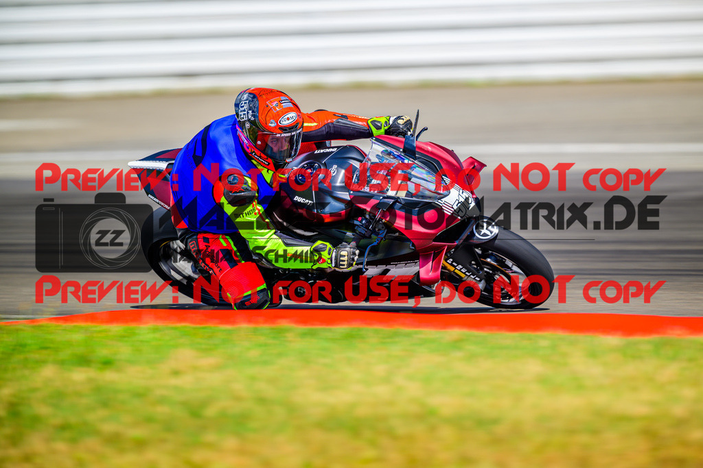 MaZZes_Fotomatrix_20250628_6007705_1653 | WEISS