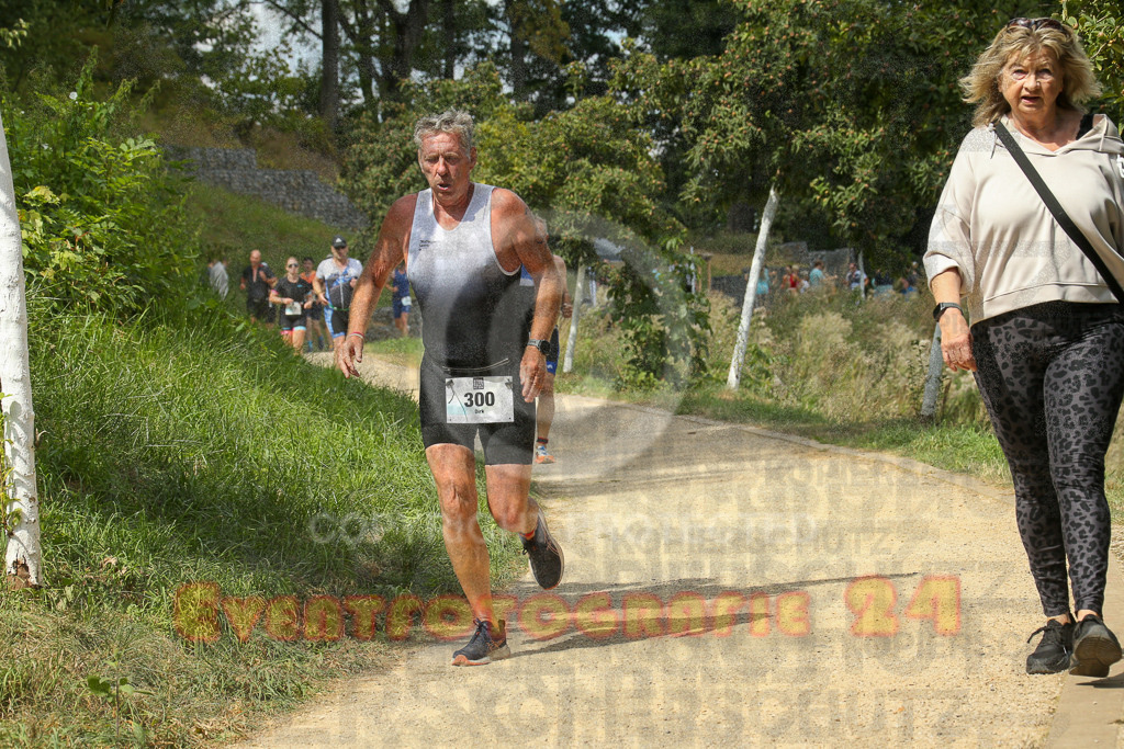 250824_1343_EX1_3370 | Sportfotografie im Rhein-Sieg Kreis, Köln, Bonn, NRW, Rheinland Pfalz, Hessen, etc. Unser Tätigkeitsfeld umfasst den Laufsport vom Volkslauf über den Marathon, Duathlon, Triathon bis zum Ultralauf wie Kölnpfad Ultra oder Schindertrail.