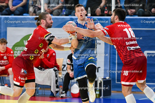 AUT, HLA, HC Linz AG vs HC Hard | 13.05.2023, Sporthauptschule Linz-Kleinmuenchen, AUT, HLA, HC Linz AG vs HC Hard, im Bild Tobias Cvetko (Linz) vs Nico Schnabl (Hard), Paul Schwaerzler (Hard)

// HLA, Handball Liga Austria Match between HC Linz AG vs HC Hard in Linz, Austria on 2023/05/13