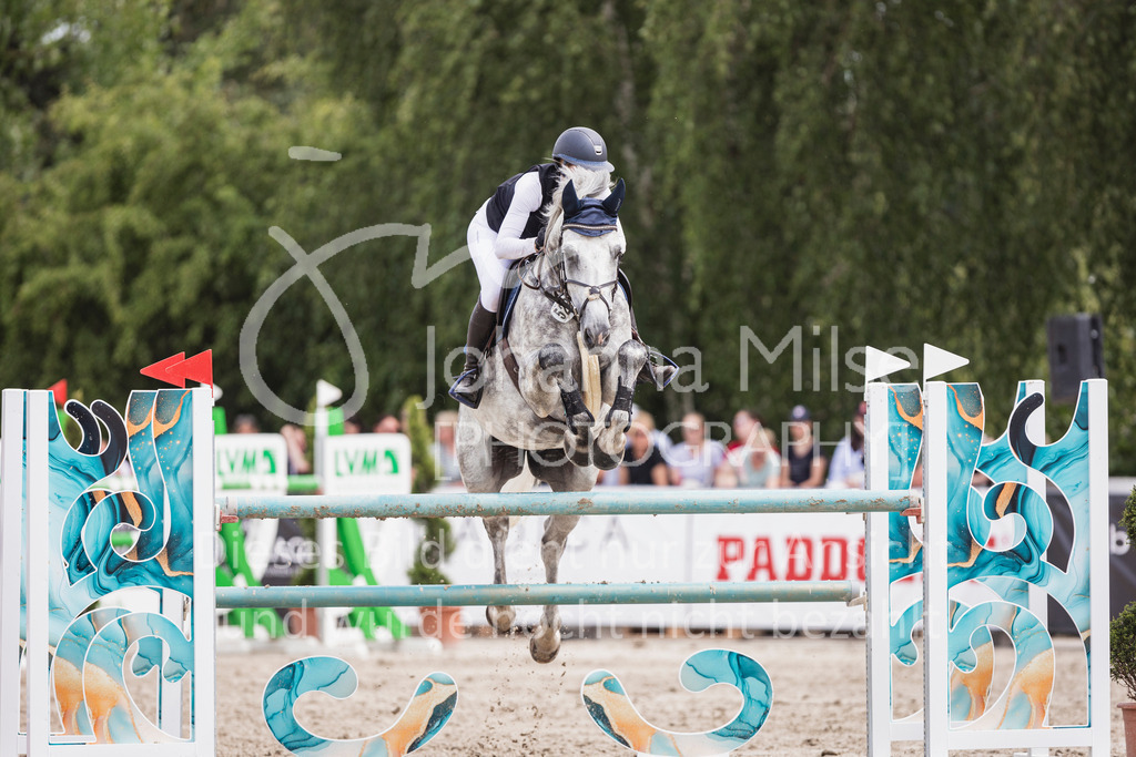 250531_MayDays_M2-SpringenmstAnf-824 | Deine schönsten Turniermomente als professionelle Fotos! Entdecke hochwertige Pferdesport-Fotografie im Online-Shop. Jetzt Fotos finden & bestellen!