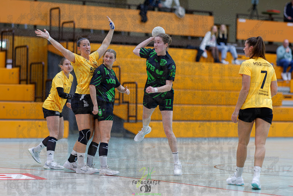 Frauen Oberliga Mitte (HHV); HSG Kleenheim/Langgöns II - HSG Eibelshausen/Ewersbach | Frauen Oberliga Mitte (HHV); HSG Kleenheim/Langgöns II - HSG Eibelshausen/Ewersbach am 01.11.2025 in Oberkleen (Weidig-Halle)Photo © 2025 - Jörg Heinrich - Realisiert mit Pictrs.com