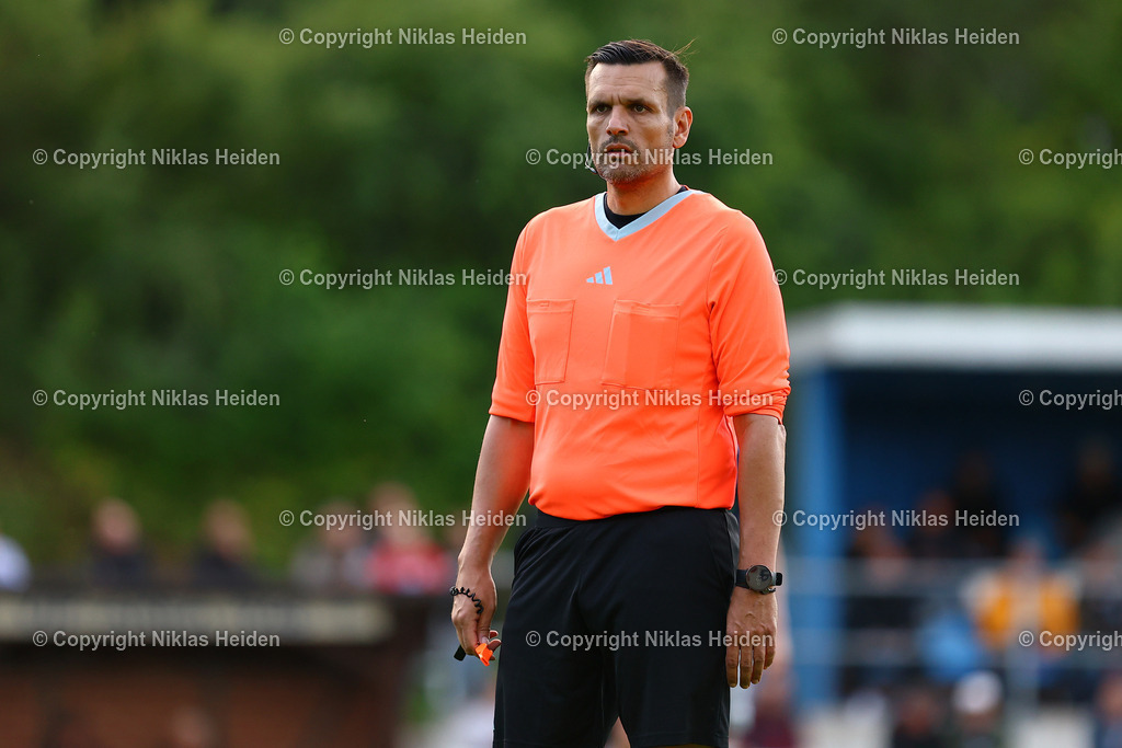 NH_TuSDassendorf_SVCurslackNeuengamme_OberligaHamburg_01082025 | Thomas Bauer (Schiedsrichter)Fußball I Herren I Gamesright Oberliga Hamburg I Saison 2025-2026  I 2. Spieltag I TuS Dassendorf - SV Curslack-Neuengamme I 01.08.2025 I Sportplatz Wendelweg