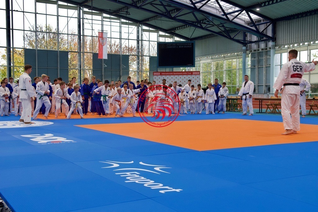 RAS_7644 | Fotos vom Adler Cup - Pictures from Adler Cup

Hier findet Ihr alle Eindrücke und großen Momente der Adler Cup Wochenenden. Here you will find all impressions and great moments of the Adler Cup weekends. - Realisiert mit Pictrs.com