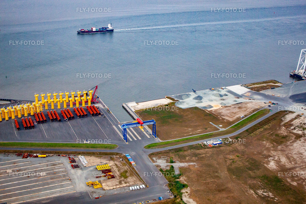 Ortsansicht | Luftbild: Ortsansicht in Cuxhaven im Bundesland Niedersachsen in Deutschland. Foto: IMG_70537.jpg vom 06.08.2014 durch Werner Riehm/FLY-FOTO.de - Realisiert mit Pictrs.com