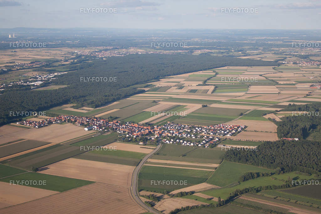 Ortsansicht | Luftbild: Ortsansicht im Ortsteil Hayna in Herxheim im Bundesland Rheinland-Pfalz in Deutschland. Foto: IMG_51002.jpg vom 22.07.2012 durch Werner Riehm/FLY-FOTO.de - Realisiert mit Pictrs.com