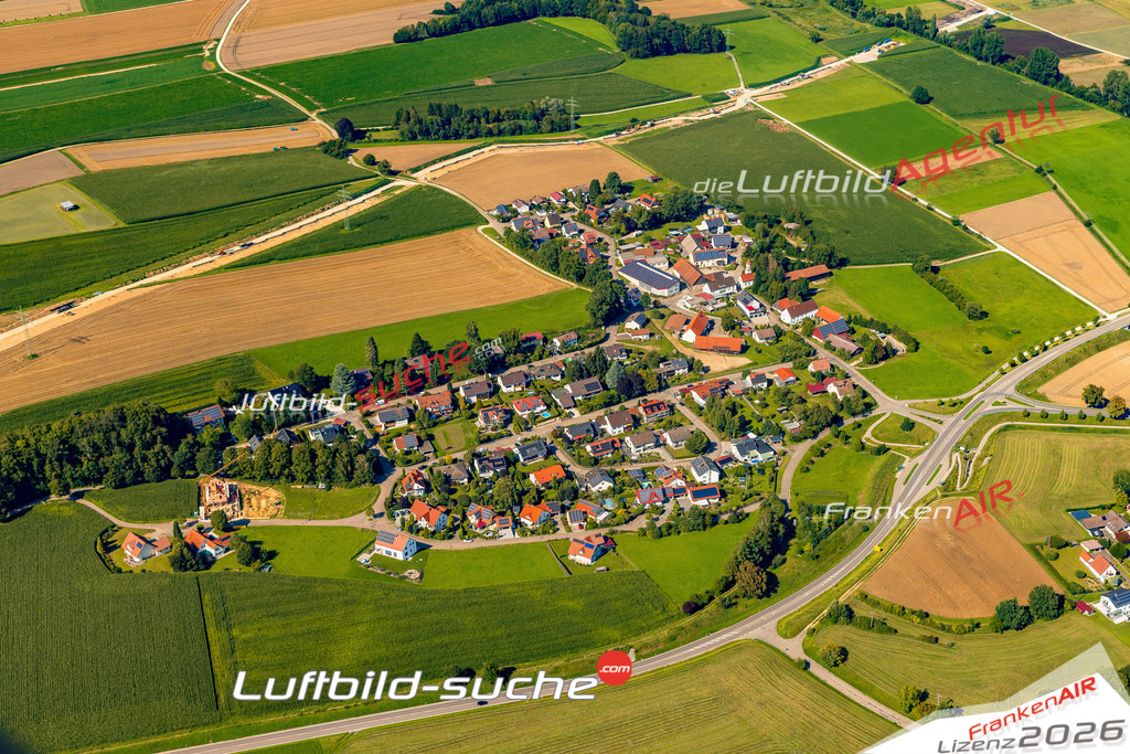 Luftaufnahme Kleinanhausen Burgau - Die Luftaufnahme wurde 2025 vom UL-Flugzeug heraus erstellt ( keine Drohne ) - Hochauflösende Luftaufnahme - für professionelle Ausdrucke geeignet. Die Geschenkidee !Mit Lizenz und Bildrechte bestellbar