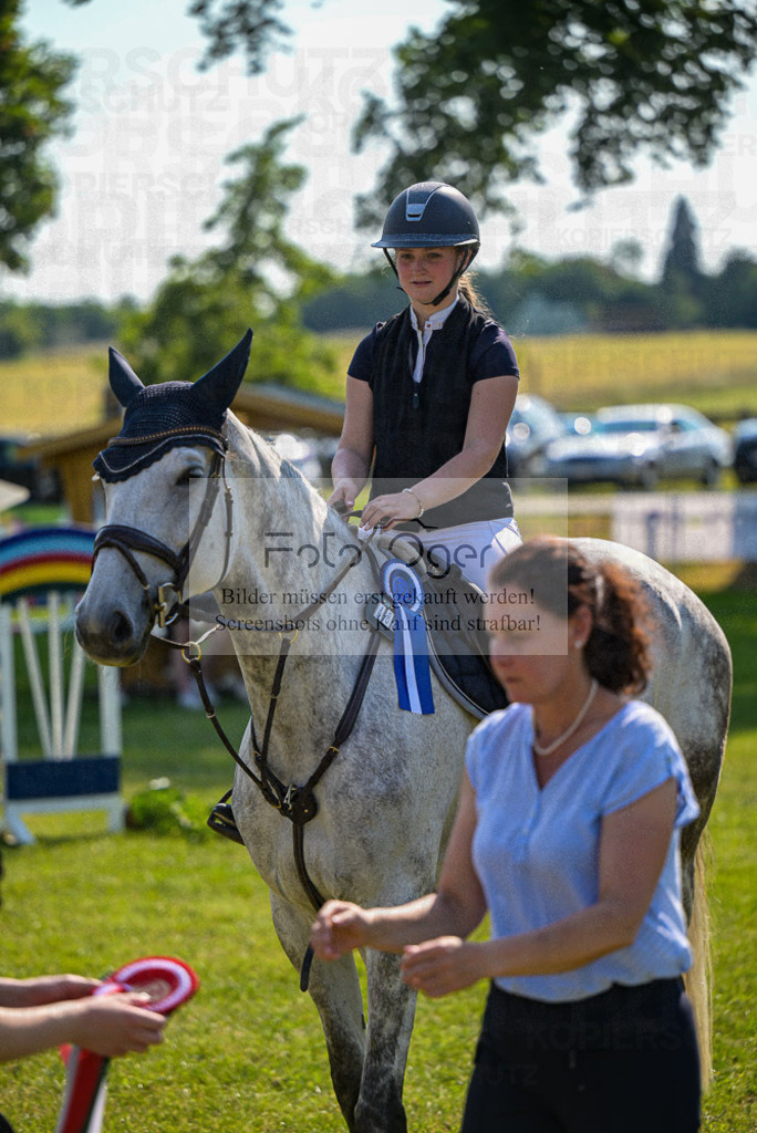 Reitturnier Voxtrup | Entdecke hochwertige Reitturnierfotos von Foto Oger. Professionell, emotional und authentisch – jetzt Lieblingsmomente im Shop bestellen.Deutschlandweite Turnierfotografie. - Realisiert mit Pictrs.com